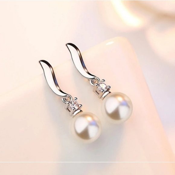 NEW 925 Sterling Silver Diamond Pearl Earrings - Picture 2 of 7